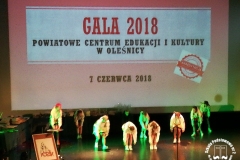 07.06.2018_nasi_-uczniowie_na_gali_powiatowego_centrum_edukacji_i_kultury_w_olesnicy_2018_09