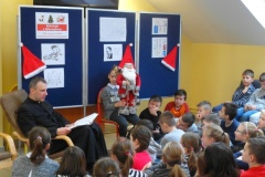 07.12.2017_mikolajki_z_mikolajkiem_akcja_czytlelnicza_08
