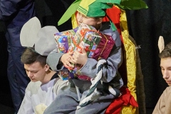 12.01.2018_swiateczne_przedstawienie_pingwiny_i_krol_julian_036