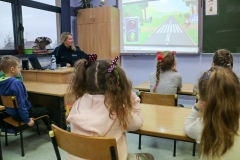 25.01.2019_wizyta_pani_policjantki_w_naszej_szkole_011