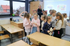 25.01.2019_wizyta_pani_policjantki_w_naszej_szkole_024