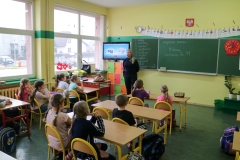 25.01.2019_wizyta_pani_policjantki_w_naszej_szkole_047