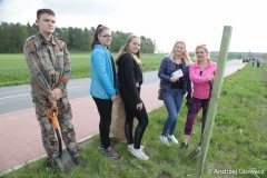 30.04.2019_sadzenie_debow_26