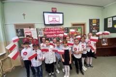 10.11.2021_obchody_dnia_niepodleglosci_w_naszej_24
